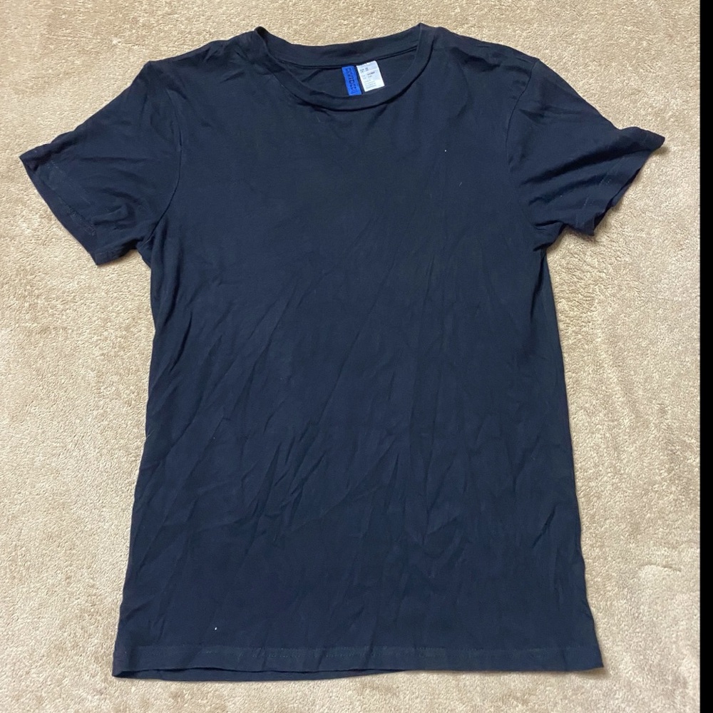 H&M Black Divided Tee